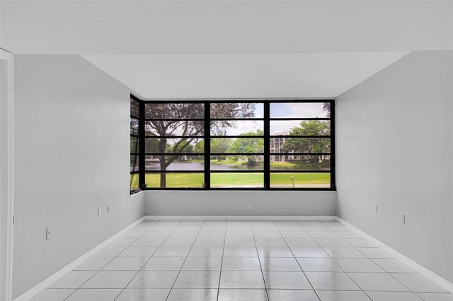 1713 Whitehall Drive 103, Davie, FL 33324