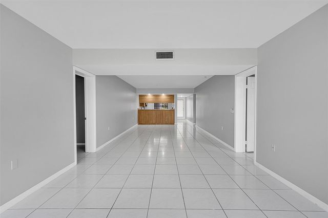 1713 Whitehall Drive 103, Davie, FL 33324