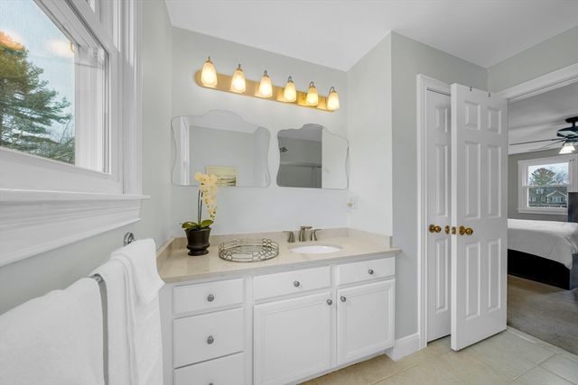 10 Stonehedge Dr, Wilmington, MA 01887