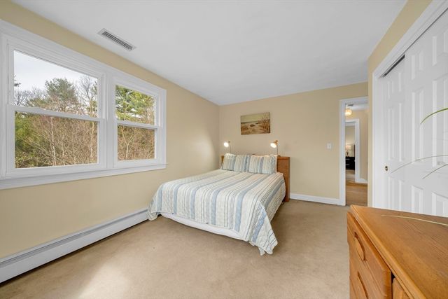 10 Stonehedge Dr, Wilmington, MA 01887