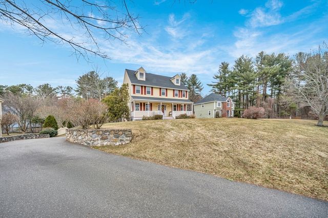 10 Stonehedge Dr, Wilmington, MA 01887