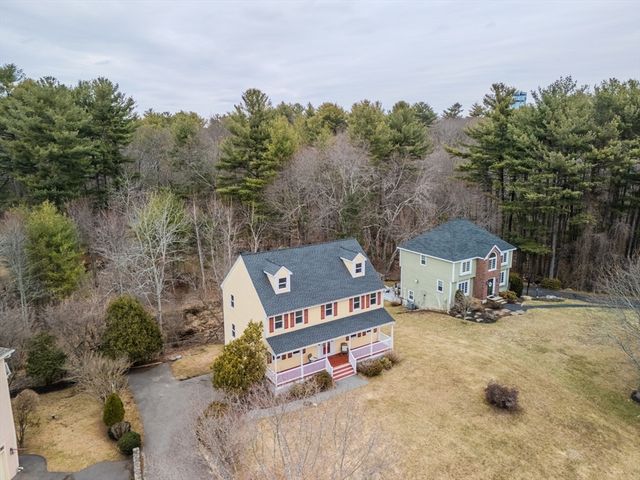 10 Stonehedge Dr, Wilmington, MA 01887