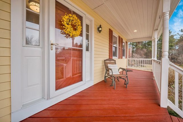 10 Stonehedge Dr, Wilmington, MA 01887