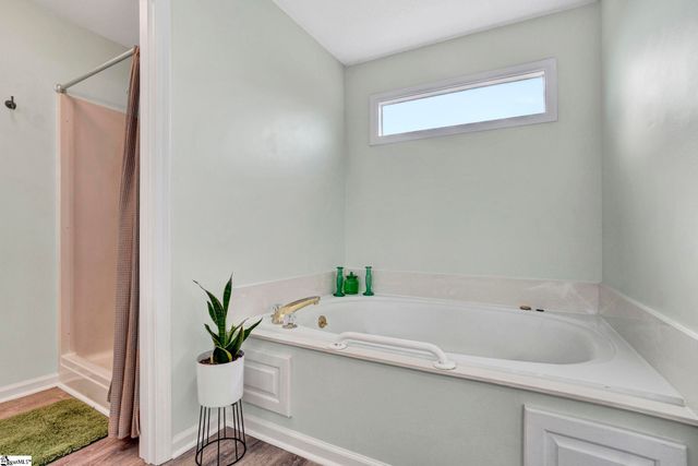 6 Bartles Court, Simpsonville, SC 29681