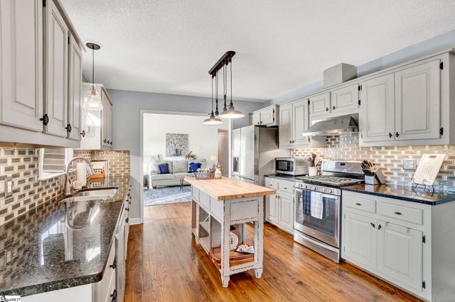 6 Bartles Court, Simpsonville, SC 29681