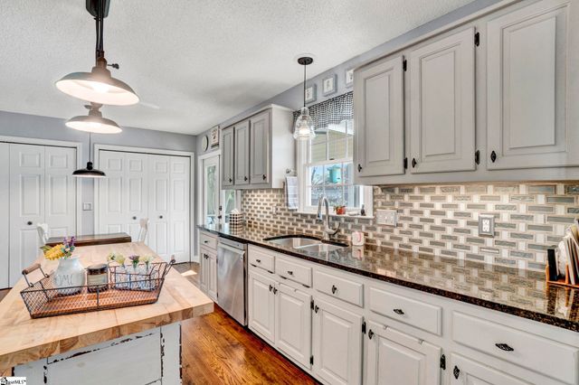 6 Bartles Court, Simpsonville, SC 29681