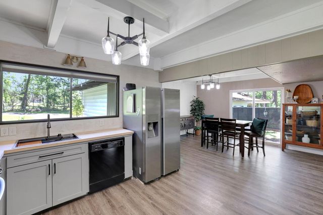 141 N Pine Harbour Drive, Coldspring, TX 77331