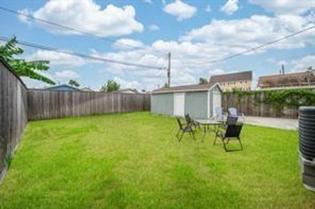 5721 Sylvia Drive, Galveston, TX 77551