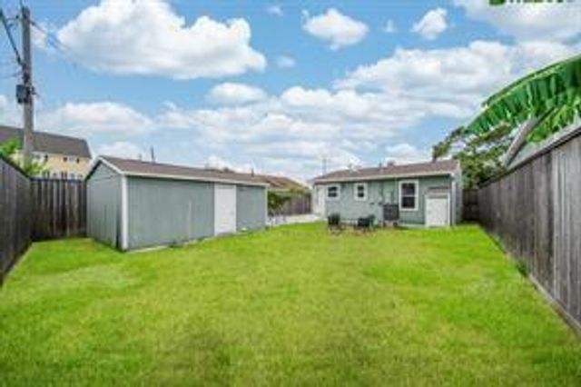 5721 Sylvia Drive, Galveston, TX 77551