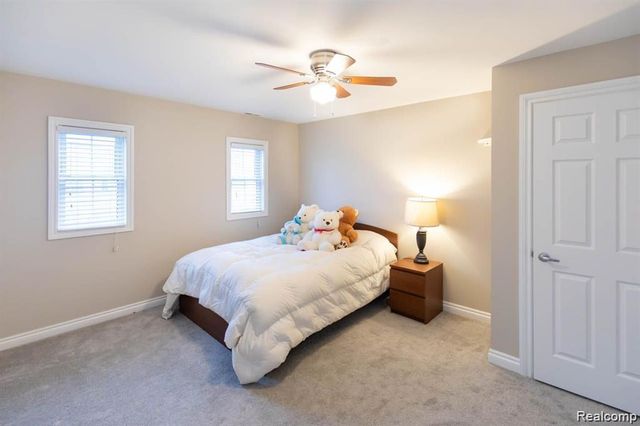1560 W Lakeview Lane, Canton, MI 48187