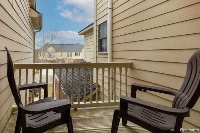1560 W Lakeview Lane, Canton, MI 48187