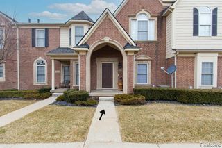 1560 W Lakeview Lane, Canton, MI 48187