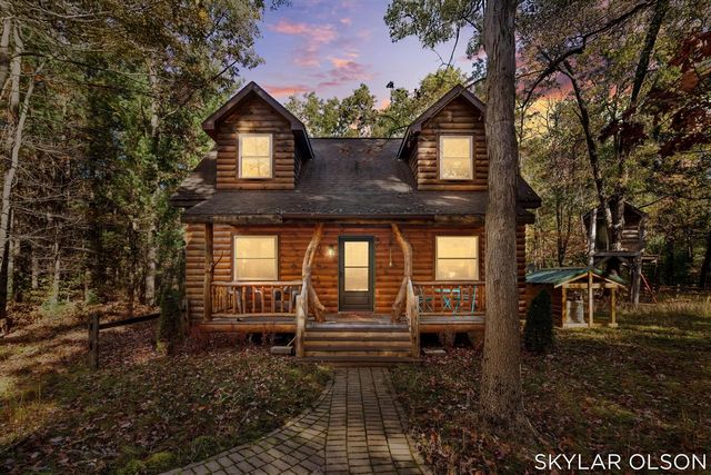 10711 N Tuttle Road, Free Soil, MI 49411