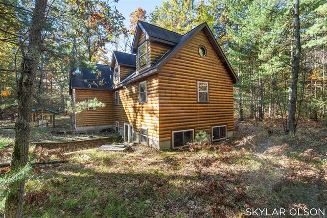 10711 N Tuttle Road, Free Soil, MI 49411