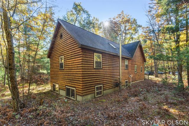 10711 N Tuttle Road, Free Soil, MI 49411