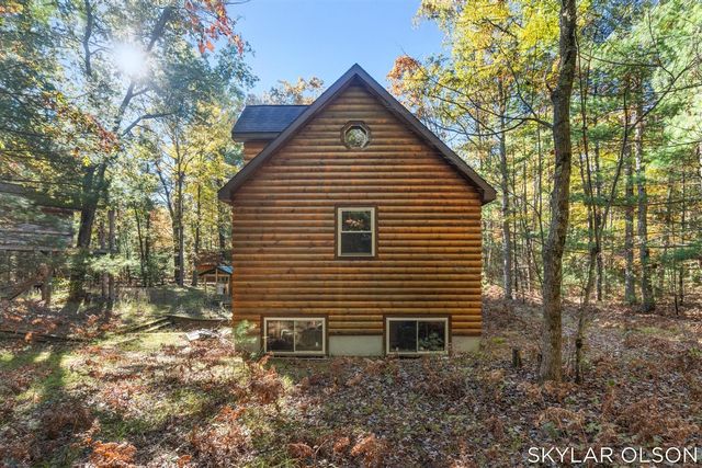 10711 N Tuttle Road, Free Soil, MI 49411