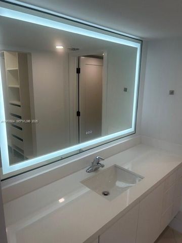 55 Ocean Lane Dr 3034, Key Biscayne, FL 33149