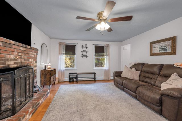 22 Brandy Lane, Pelham, NH 03076