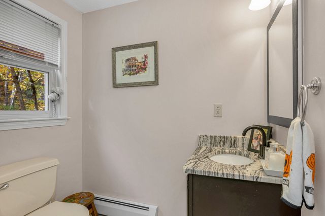 22 Brandy Lane, Pelham, NH 03076