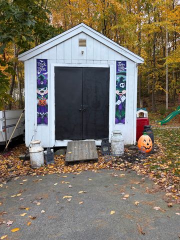 22 Brandy Lane, Pelham, NH 03076