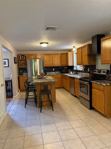 22 Brandy Lane, Pelham, NH 03076