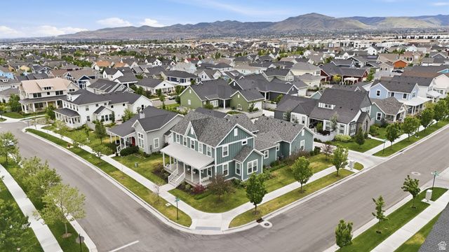 10854 S LAMOND DR, South Jordan, UT 84009
