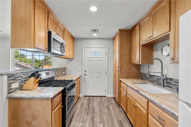 3115 Glad Way, Lancaster, CA 93536