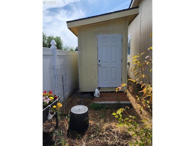 226 OWYHEE Ln, Roseburg, OR 97471