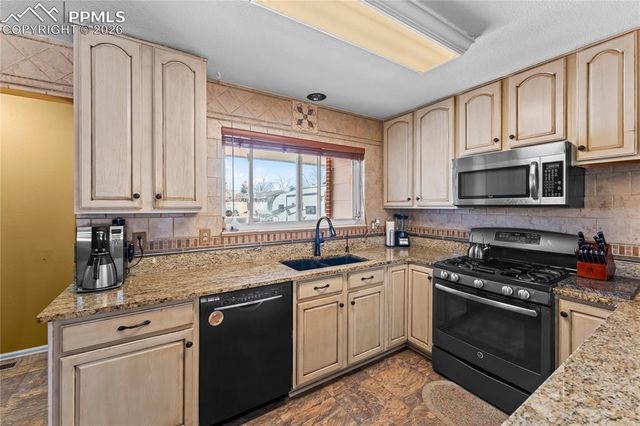 44 N Dartmouth Street, Colorado Springs, CO 80911