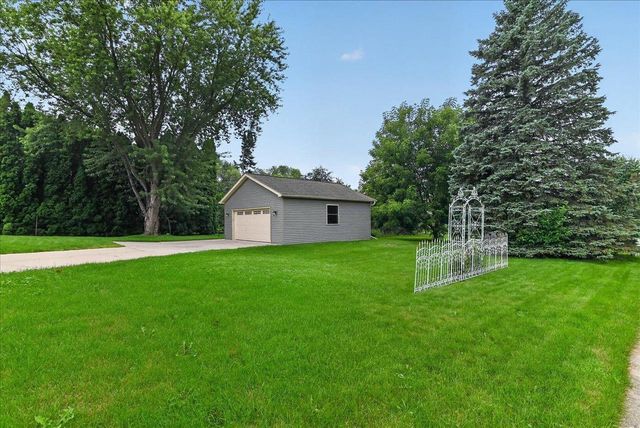 500 Hank's Hollow Trail, Deforest, WI 53532
