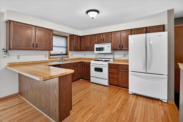 500 Hank's Hollow Trail, Deforest, WI 53532