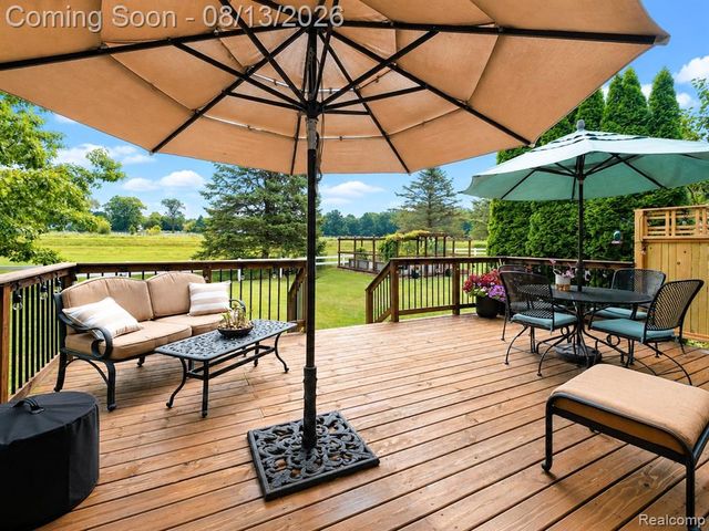 16525 W Horseshoe Trail, Linden, MI 48451