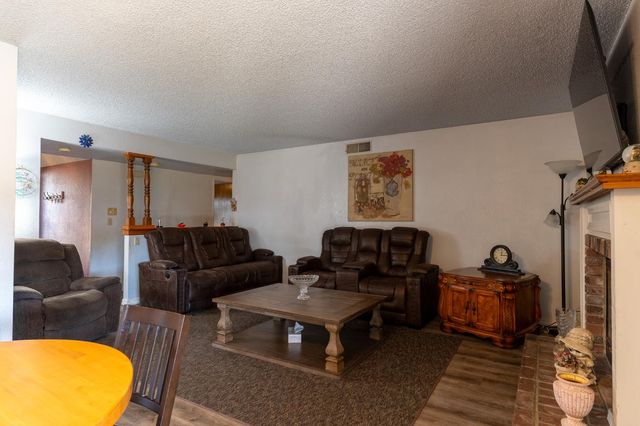 1722 Buckingham Avenue, Clovis, CA 93611