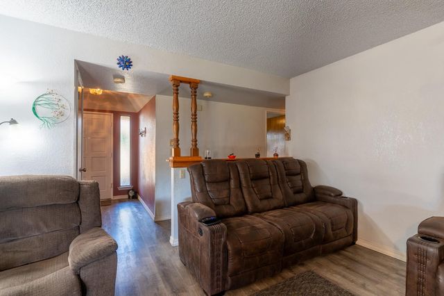 1722 Buckingham Avenue, Clovis, CA 93611