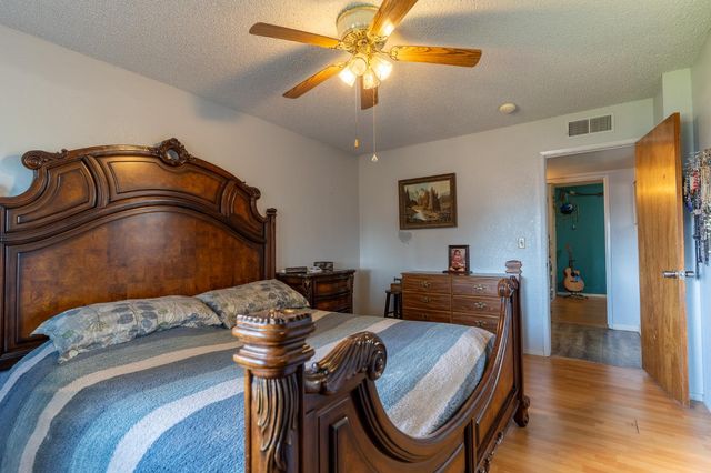 1722 Buckingham Avenue, Clovis, CA 93611