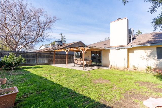 1722 Buckingham Avenue, Clovis, CA 93611