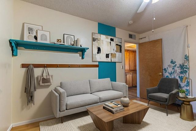 1722 Buckingham Avenue, Clovis, CA 93611