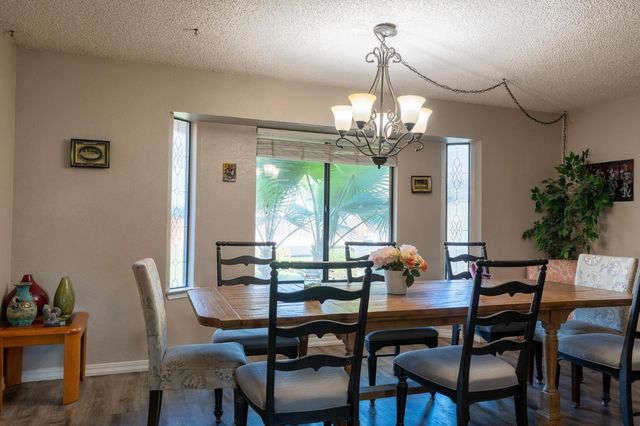 1722 Buckingham Avenue, Clovis, CA 93611