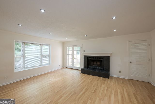 9070 Cobbler Court, Roswell, GA 30076