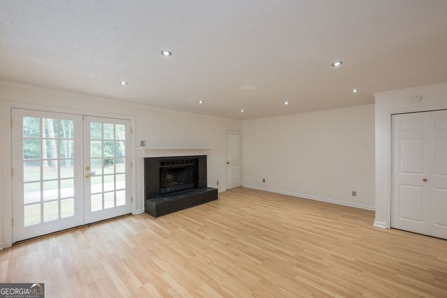 9070 Cobbler Court, Roswell, GA 30076