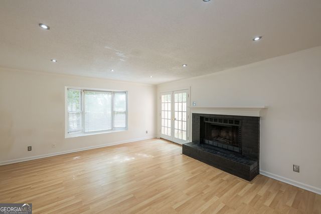 9070 Cobbler Court, Roswell, GA 30076