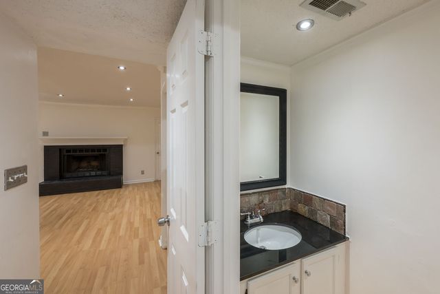 9070 Cobbler Court, Roswell, GA 30076