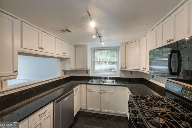 9070 Cobbler Court, Roswell, GA 30076