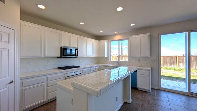 13645 Mayflower, Victorville, CA 92392