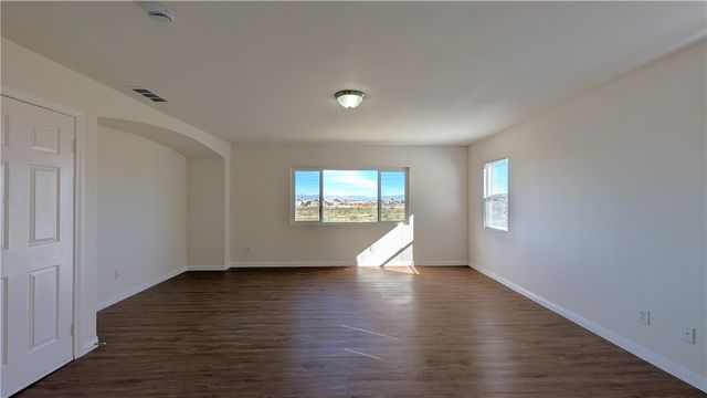 13645 Mayflower, Victorville, CA 92392