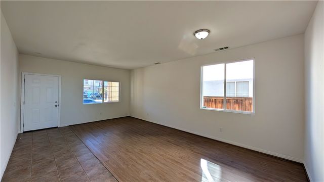 13645 Mayflower, Victorville, CA 92392