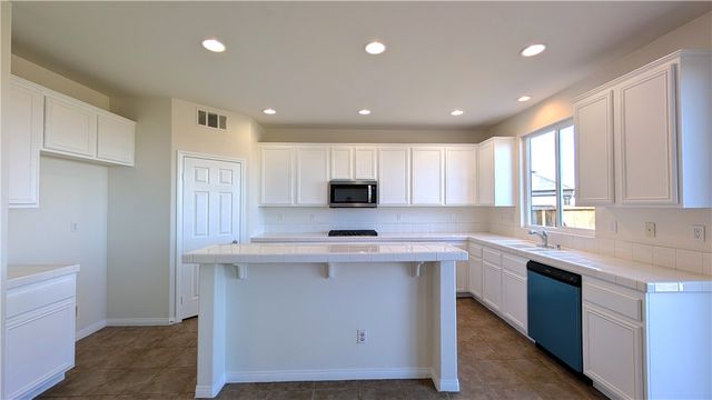 13645 Mayflower, Victorville, CA 92392