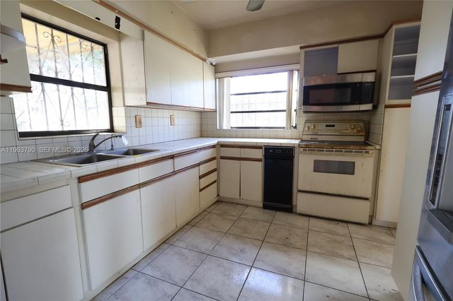 9210 SW 57th Ter, Miami, FL 33173