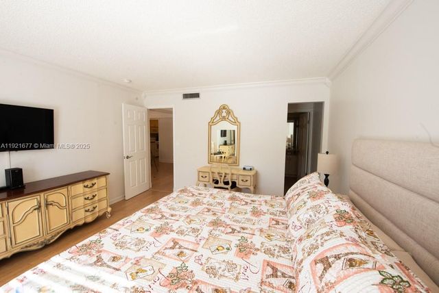 201 178th Drive 323, Sunny Isles Beach, FL 33160