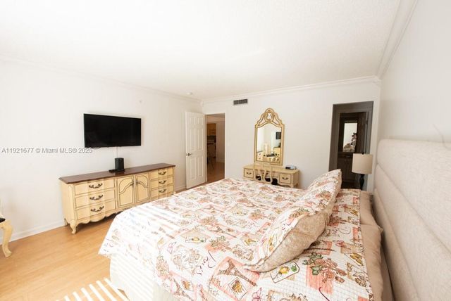 201 178th Drive 323, Sunny Isles Beach, FL 33160